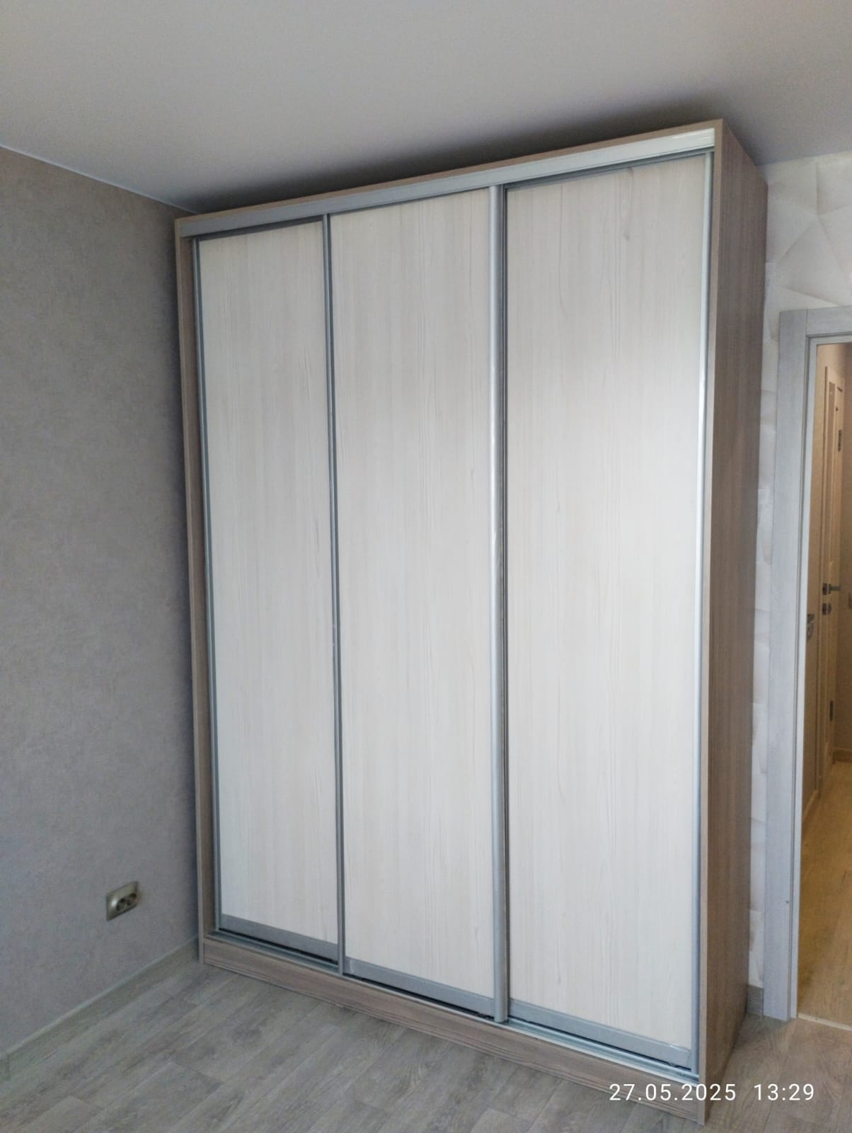 Шкаф-купе 3-х дверный в цвете Каньон Песчаный и Каньон Ледяной 222