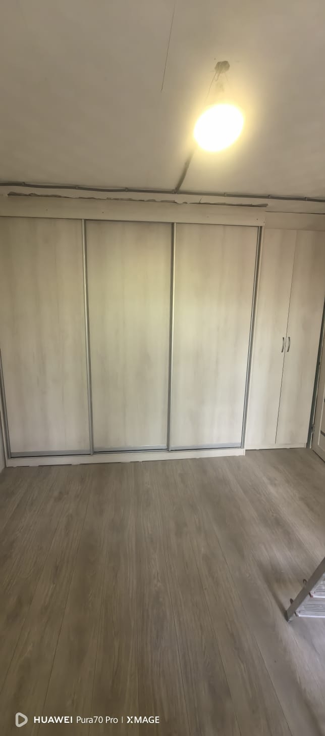 Шкаф-купе и распашной шкаф в цвете Сканди 222