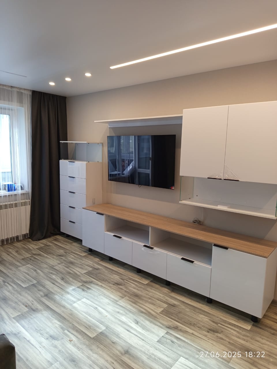 Комплект мебели в гостиную «Белый + Каньон Песчаный»: стиль, функциональность, безупречное качество Комплект мебели в гостиную «Белый + Каньон Песчаный»: стиль, функциональность, безупречное качество