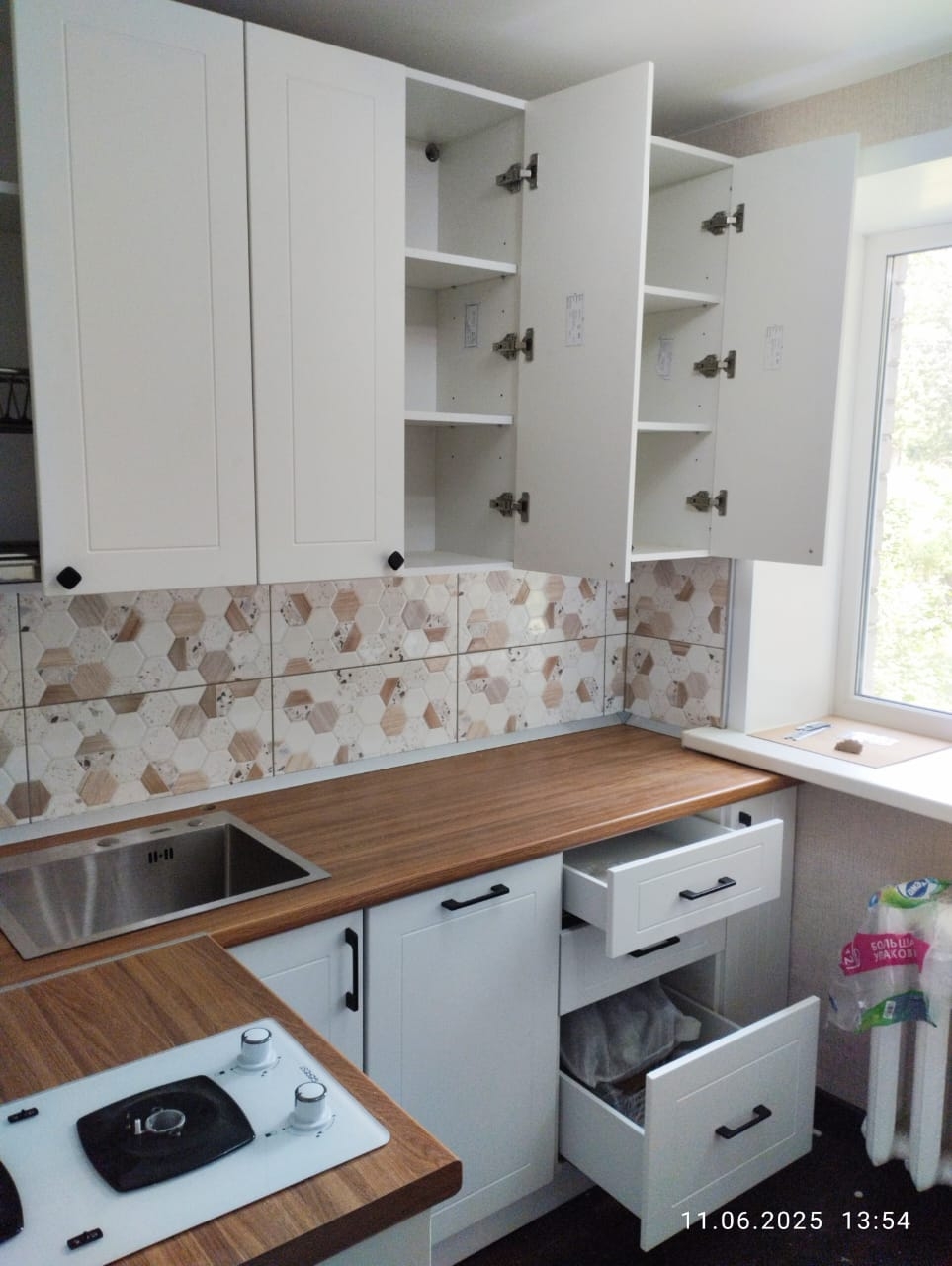 Кухонный гарнитур «Белый Нубук»: гармония стиля и функциональности Кухонный гарнитур «Белый Нубук»: гармония стиля и функциональности